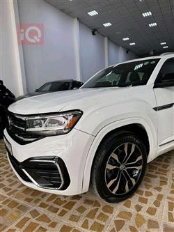 ڤۆڵکسواگن ئەتڵەس کرۆس سپۆرت